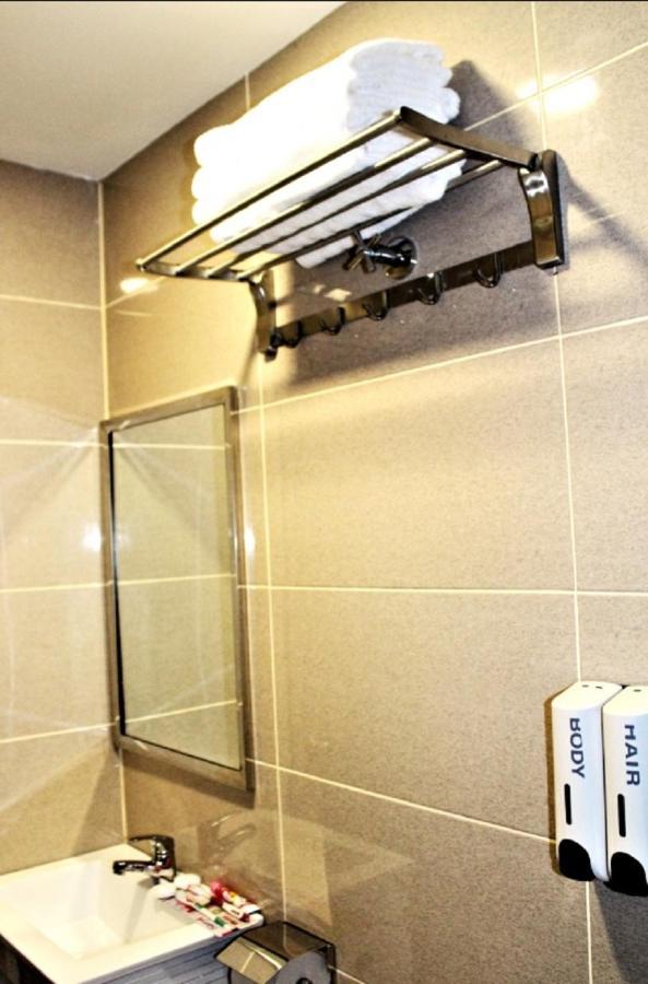 Eco Hotel At Bb クアラルンプール エクステリア 写真